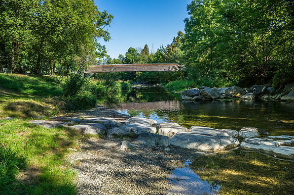 Perschlingtalradweg_4_Holzbrücke über den Michelbach in Böheimkirchen_(c)_Nadja Meister_DSC04349